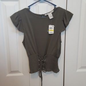 Short sleeve casual top size medium